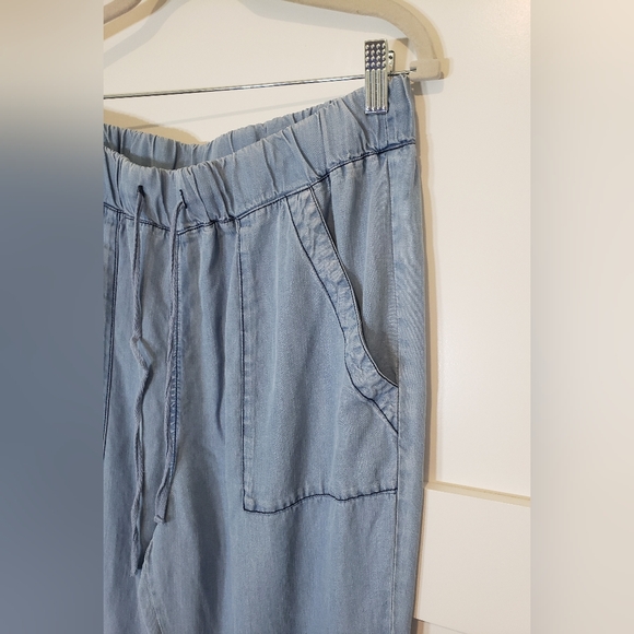 Velvet Heart Chambray Lightwash Denim Joggers Elastic Waist Pockets Size Medium - Picture 5 of 16